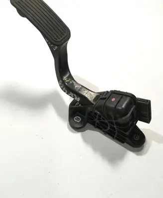 Lexus RX 300 Accelerator throttle pedal 7812048090 1988003050 01H263887B1