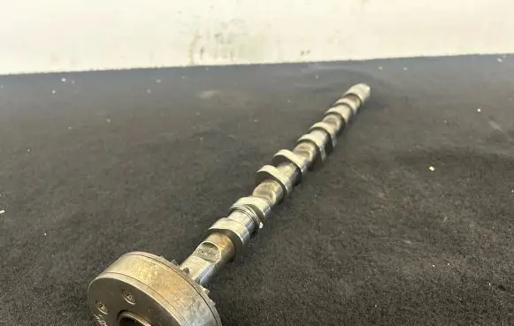Volkswagen PASSAT CC Camshaft 06F109088J