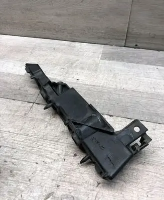 Audi A6 C7 Front bumper mounting bracket 4G0807284