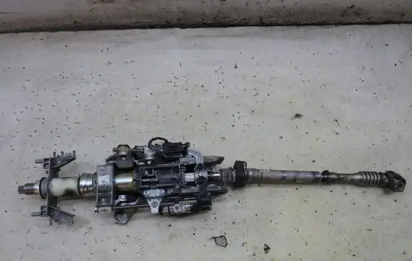 BMW 6 F12 F13 Steering wheel axle 6787926