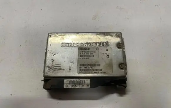 BMW 7 E38 Transmission gearbox valve body 1423198 0260002523