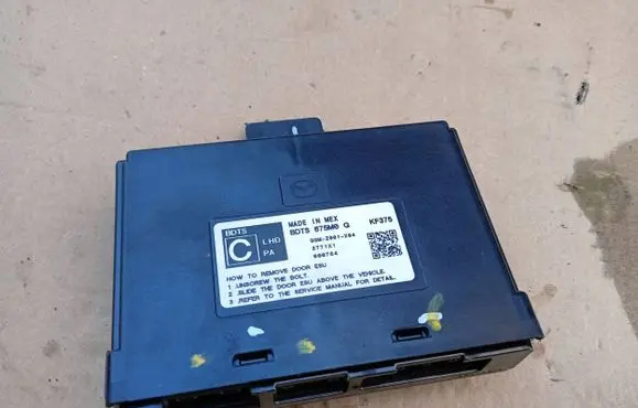 Mazda CX-30 Door control unit/module 675M0G