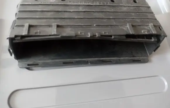 BMW 5 E60 E61 Glove box 7063145