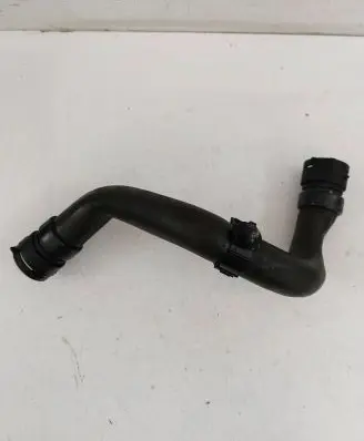 Coolant pipe/hose