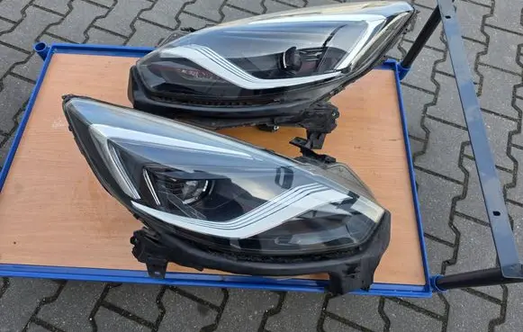 Opel Zafira C Headlight/headlamp 030110323100 13472662 LE15A6A64