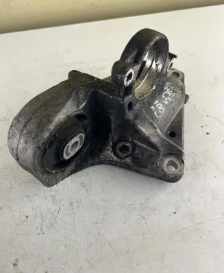 Citroen C5 Engine mount bracket 96133053