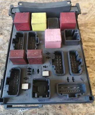 Renault Espace - Grand espace IV Fuse module 8200447438