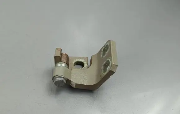 Fiat 500X Front door upper hinge