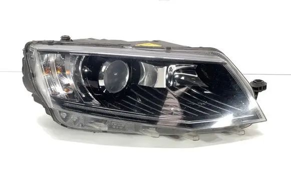 Skoda Octavia Mk3 (5E) Headlight/headlamp 5E1941016B