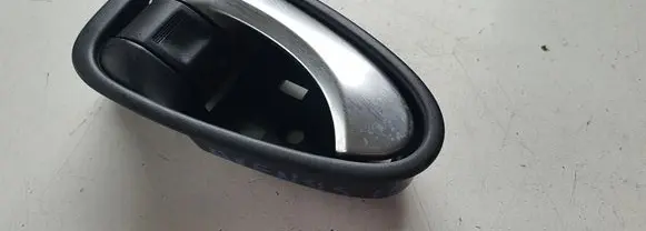 Toyota Avensis T270 Front door interior handle