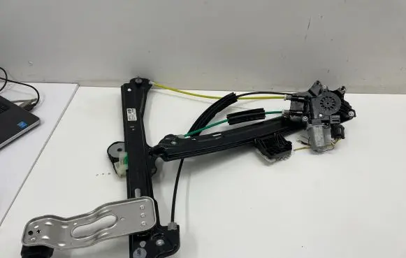 BMW iX Front door window regulator with motor 7932188