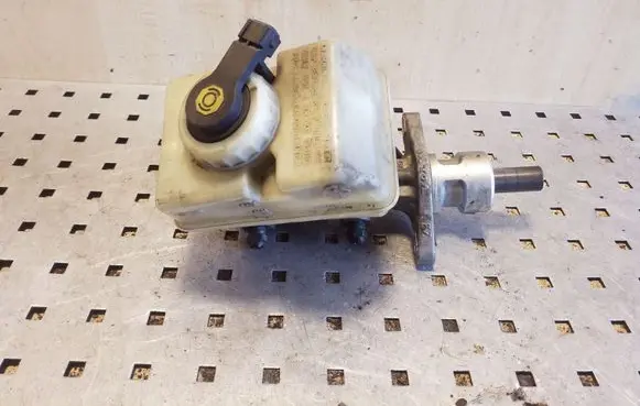 Volvo S70 V70 V70 XC Master brake cylinder 9200439 9203845