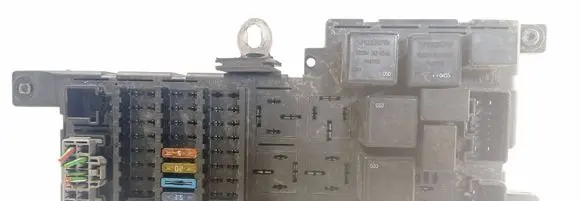 Volvo V70 Fuse box set 9494207 518323001 00020916094