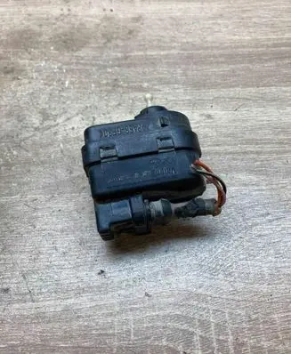 Headlight level adjustment motor