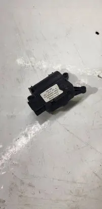 Volkswagen Golf Plus Air flap motor/actuator 3C1907511A