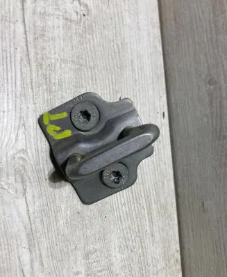 Ford B-MAX Front door lock loop/hook striker 