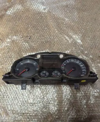 Volkswagen PASSAT B6 Speedometer (instrument cluster) A2C53106067