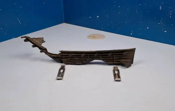 Volvo XC60 Headlight/headlamp mounting bracket 10600011520