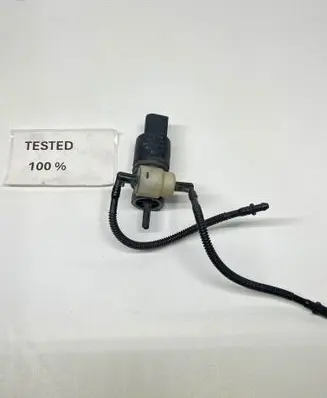 Volkswagen Golf V Windscreen/windshield washer pump 1K6955651