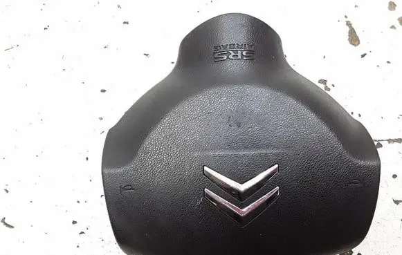 Steering wheel airbag