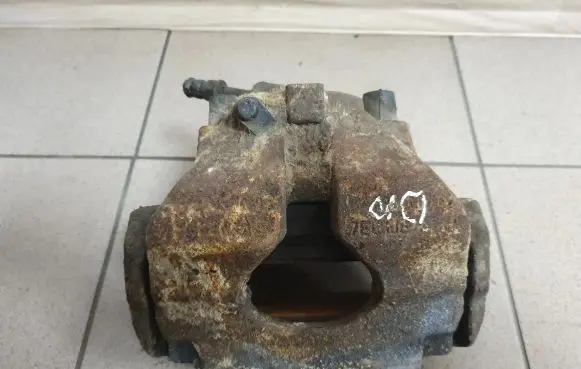 Volkswagen Transporter - Caravelle T5 Front brake caliper