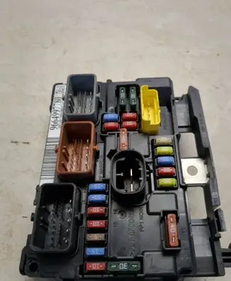 Citroen C3 Fuse module 9664997780
