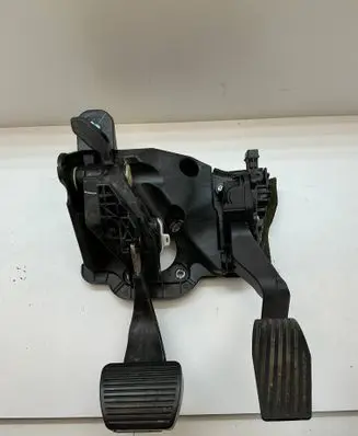 Jeep Compass Pedal assembly 00533956810 P68319939AA