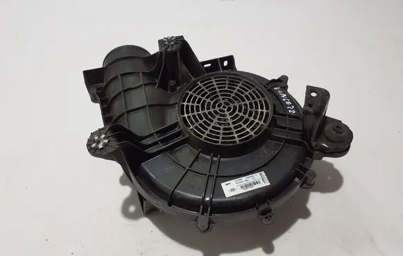 Renault Kangoo III Radiator cooling fan shroud 290924794R