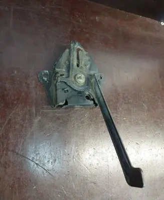 KIA Carnival Engine bonnet/hood lock/catch