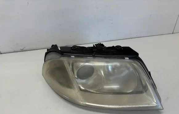 Volkswagen PASSAT B5.5 Headlight/headlamp 3B0941016AR