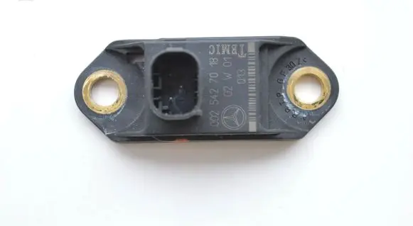 Mercedes-Benz SL R230 Airbag deployment crash/impact sensor A0025427018