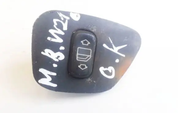 Mercedes-Benz E W210 Electric window control switch 2108200510