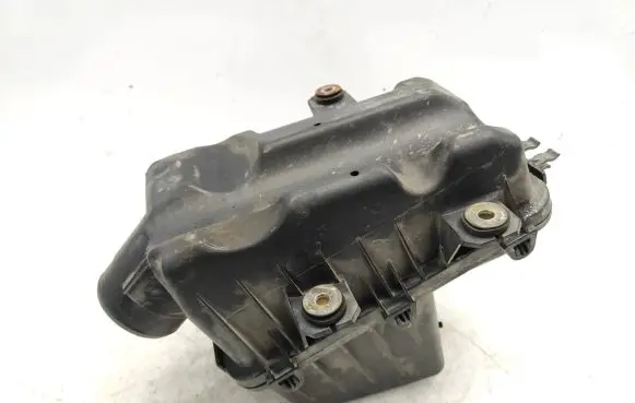 Mazda 626 Air filter box FP33