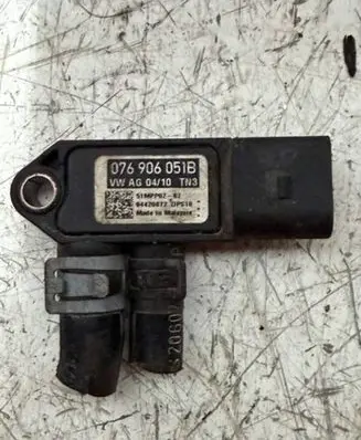 Volkswagen Golf VI Exhaust gas pressure sensor 076906051B
