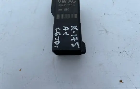 Audi A1 Glow plug pre-heat relay 038907281D