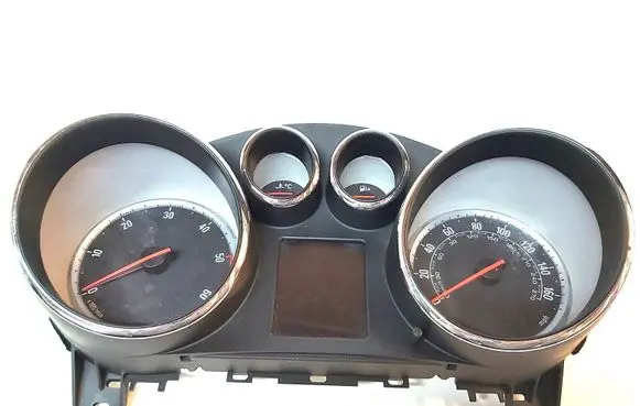 Opel Zafira C Speedometer (instrument cluster) 13442457 600775881