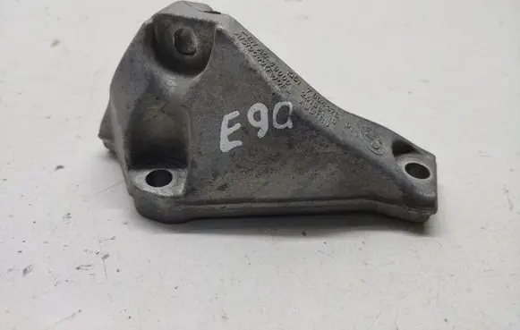 BMW 3 E90 E91 Fuel pump bracket 7804376 13517804376