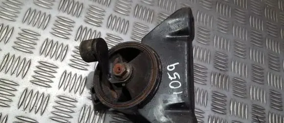Mazda 626 Engine mount bracket