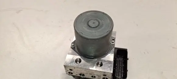 BMW X1 E84 ABS Pump 6860216