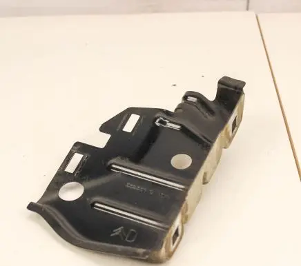 Citroen C4 I Picasso Fender mounting bracket 538331C