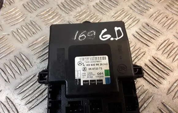 Mercedes-Benz A W169 Door control unit/module 1698208626 A1698208626