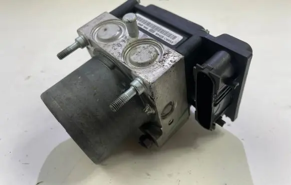 Nissan Qashqai ABS Pump 0265800609 98426C0653