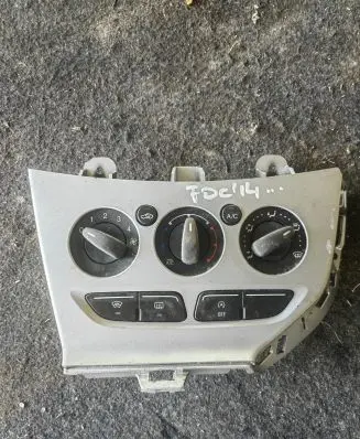 Ford Focus Climate control unit CJ5T19980AE