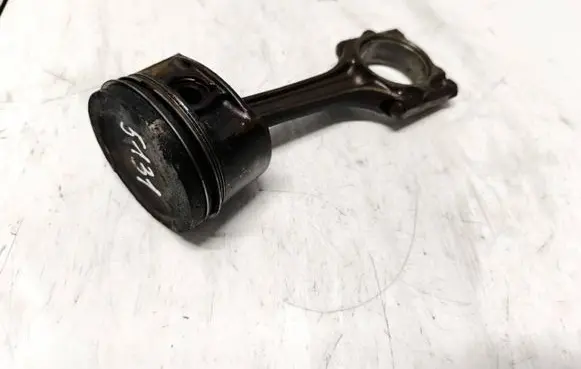 Piston with connecting rod
