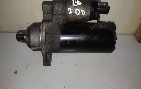 Volkswagen PASSAT B6 Starter motor 0001123014