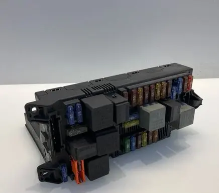Mercedes-Benz CLS C219 Fuse module 2115454401 00003248A4 A2115454401