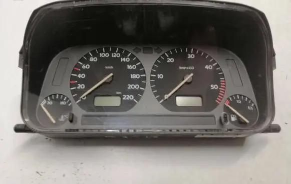 Volkswagen Golf III Speedometer (instrument cluster) 354001002