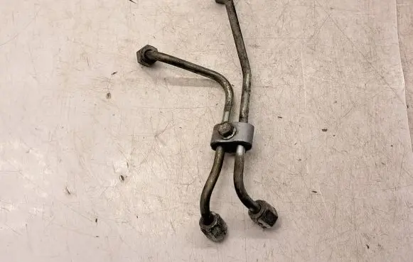 Toyota Auris 150 Fuel injector supply line/pipe 237030R020 237040R020