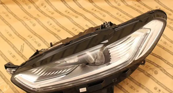 Ford Mondeo MK V Headlight/headlamp ES7313D155AE