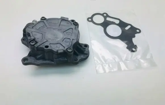 Volkswagen Beetle A5 Vacuum pump 03L145100F